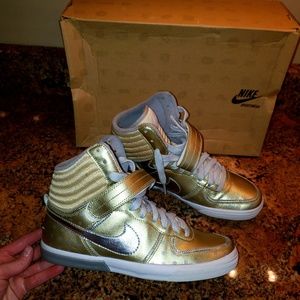 NIKE WOMEN'S METALLIC GOLD STAR AEROFLIGHT High LE Women's size 7.5